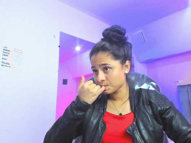 Giselle-Roldan's BongaCams show and profile