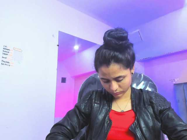 Giselle-Roldan's BongaCams show and profile