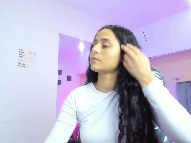 Giselle-Roldan's BongaCams show and profile