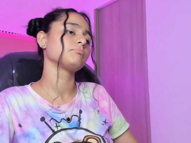 Giselle-Roldan's BongaCams show and profile