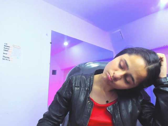 Giselle-Roldan's BongaCams show and profile