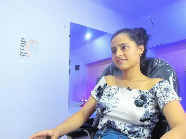 Giselle-Roldan's BongaCams show and profile