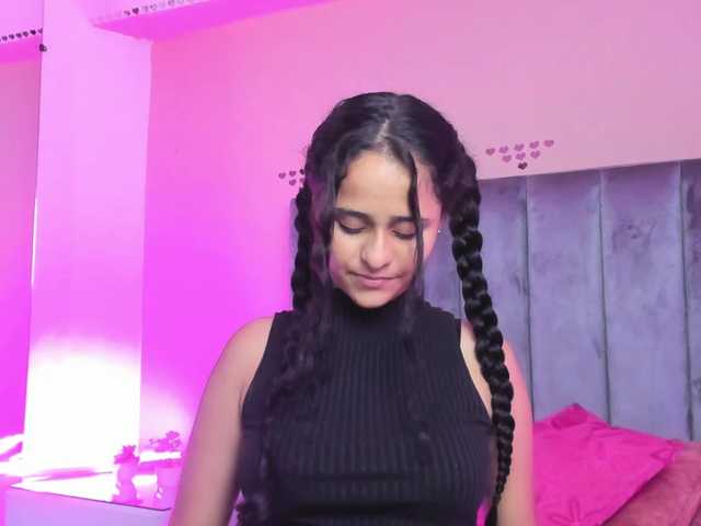 Giselle-Roldan's BongaCams show and profile