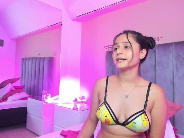 Giselle-Roldan's BongaCams show and profile