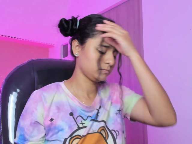 Giselle-Roldan's BongaCams show and profile