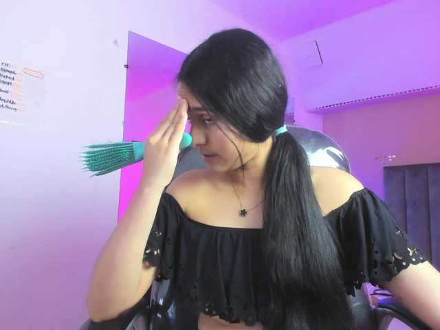 Giselle-Roldan's BongaCams show and profile