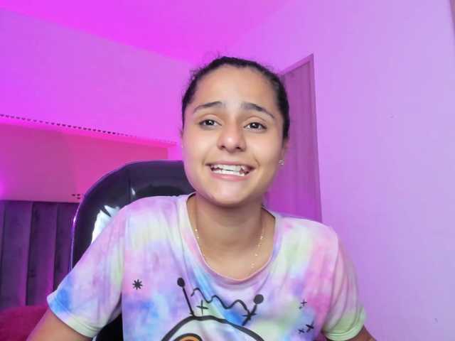 Giselle-Roldan's BongaCams show and profile