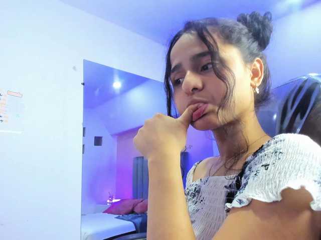 Giselle-Roldan's BongaCams show and profile