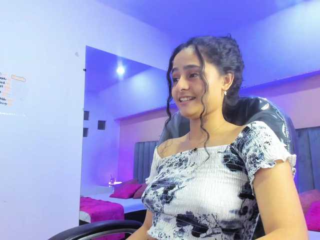 Giselle-Roldan's BongaCams show and profile