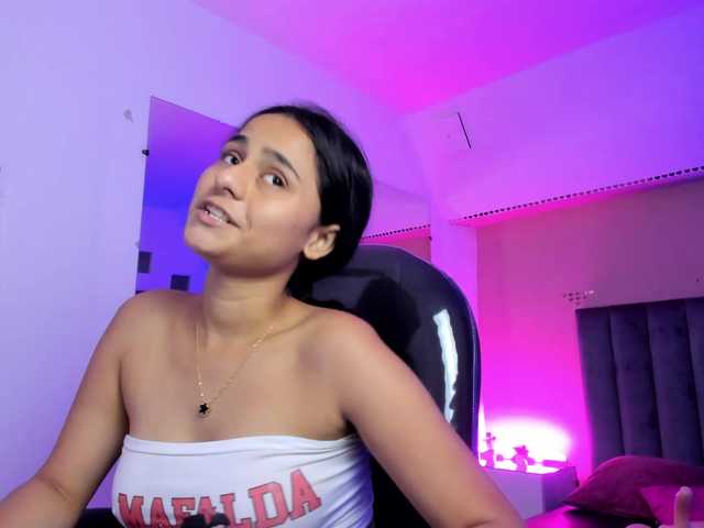 Giselle-Roldan's BongaCams show and profile