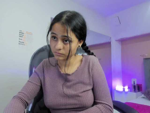 Giselle-Roldan's BongaCams show and profile