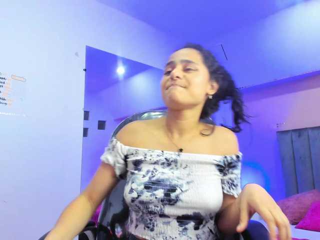Giselle-Roldan's BongaCams show and profile