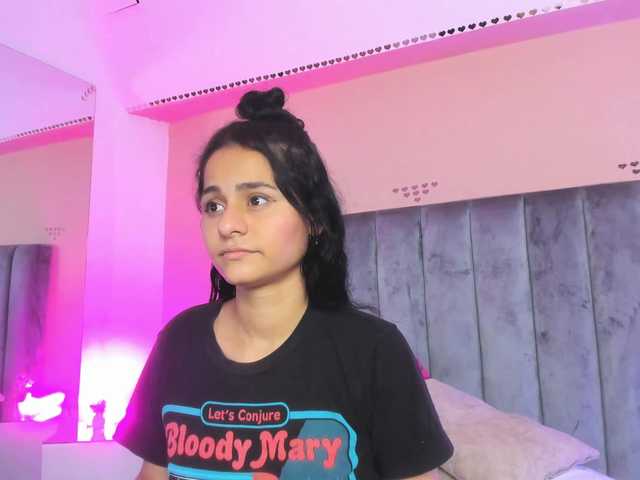 Giselle-Roldan's BongaCams show and profile