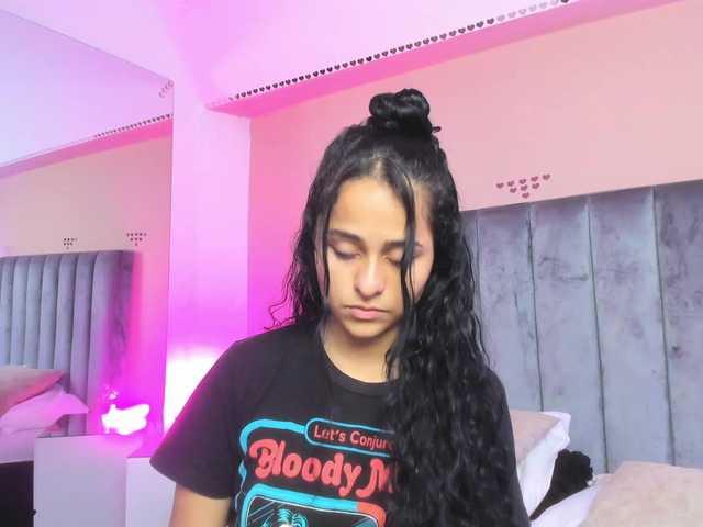 Giselle-Roldan's BongaCams show and profile