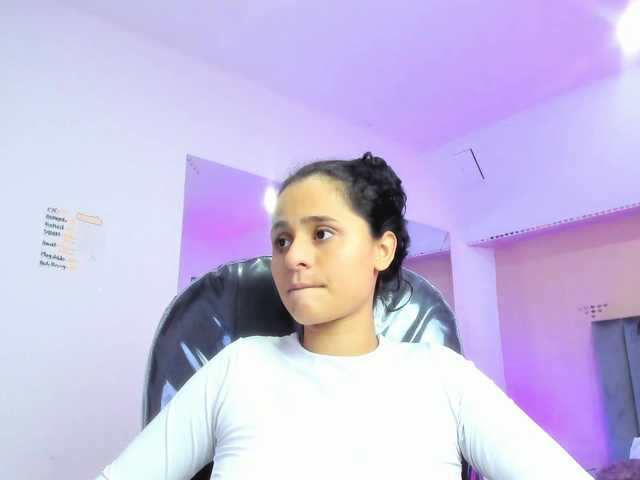 Giselle-Roldan's BongaCams show and profile