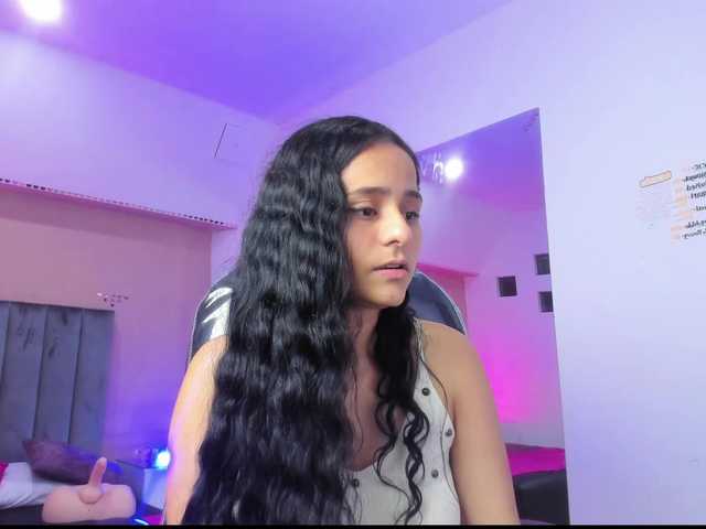 Giselle-Roldan's BongaCams show and profile