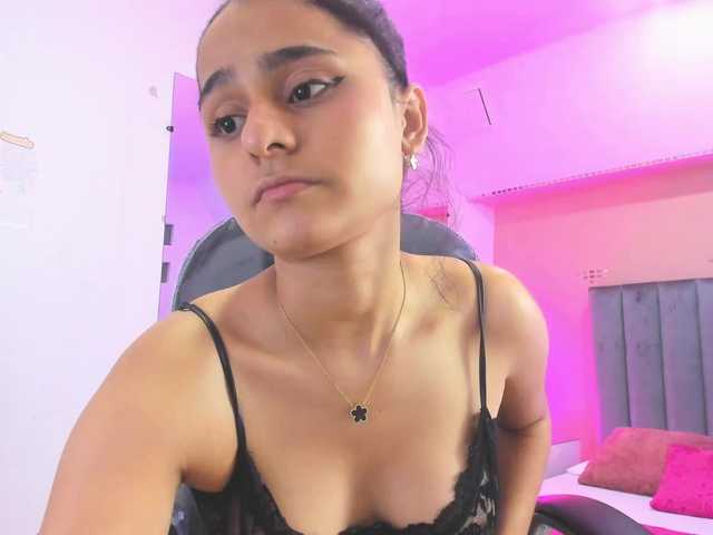 Giselle-Roldan's BongaCams show and profile