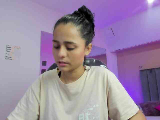 Giselle-Roldan webcam