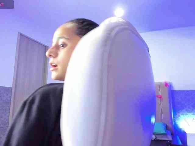 Giselle-Roldan webcam