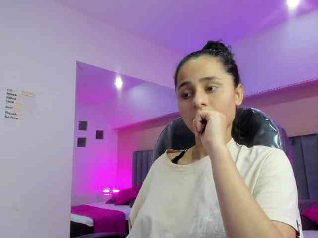 Giselle-Roldan webcam