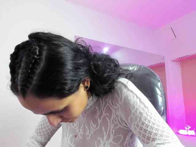 Giselle-Roldan webcam