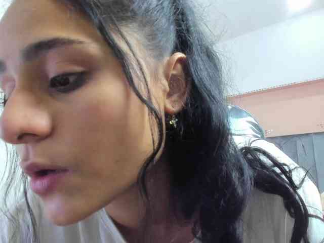 Giselle-Roldan webcam