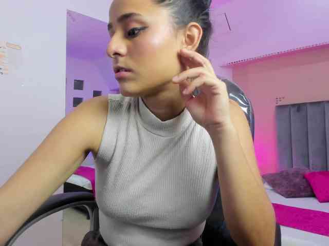 Giselle-Roldan webcam