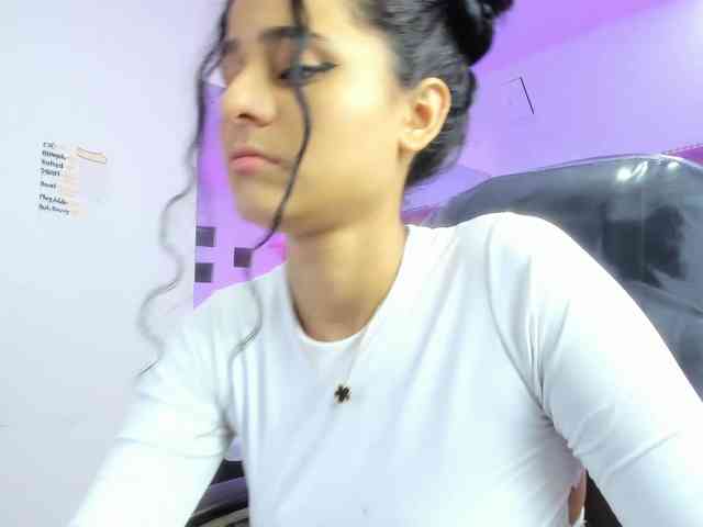 Giselle-Roldan webcam