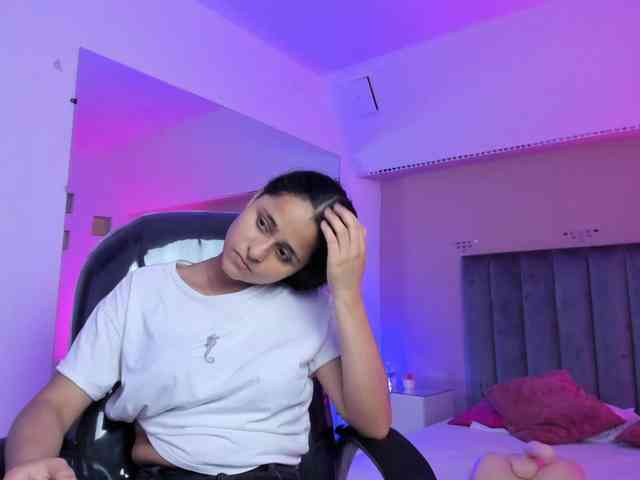 Giselle-Roldan webcam