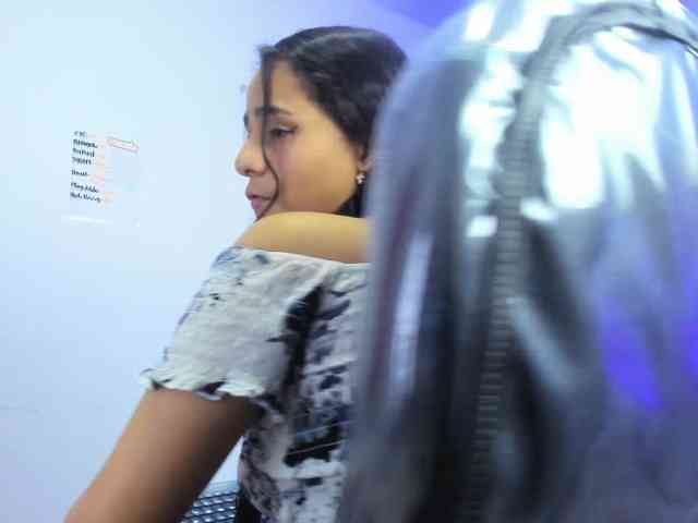 Giselle-Roldan webcam