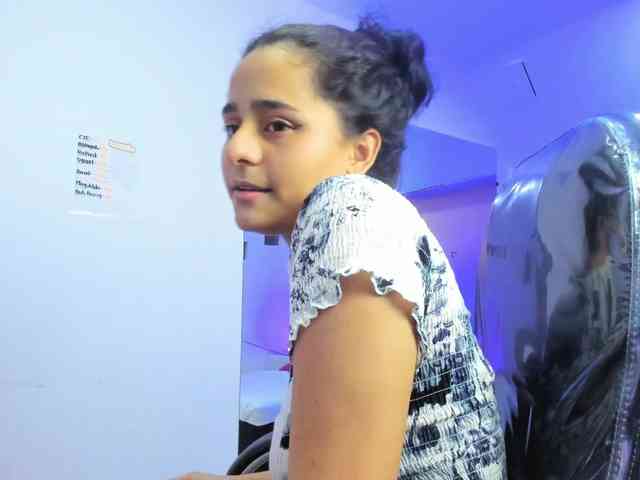 Giselle-Roldan webcam