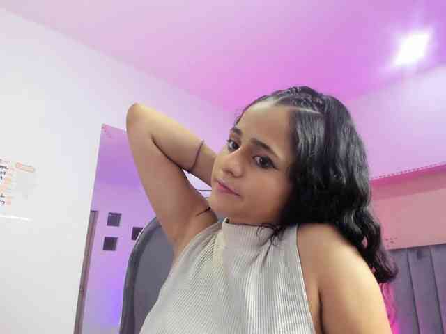 Giselle-Roldan webcam