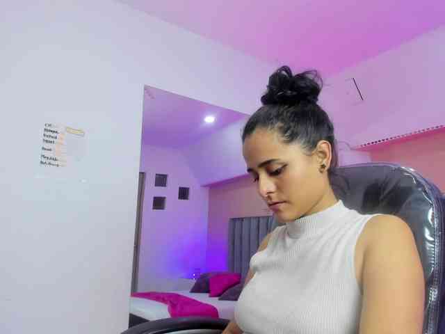 Giselle-Roldan webcam