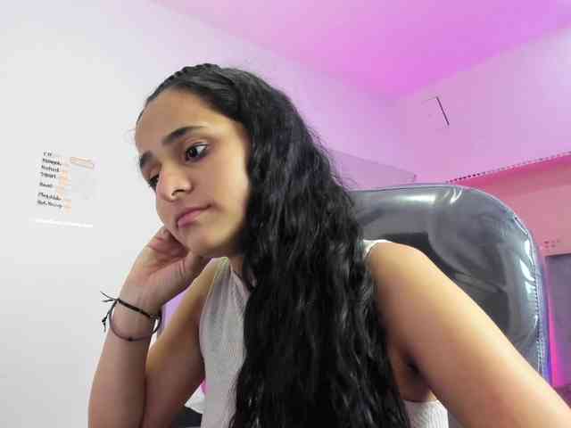 Giselle-Roldan webcam