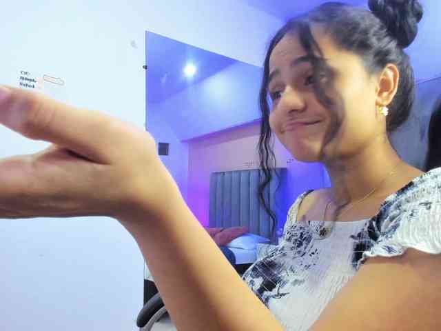 Giselle-Roldan webcam