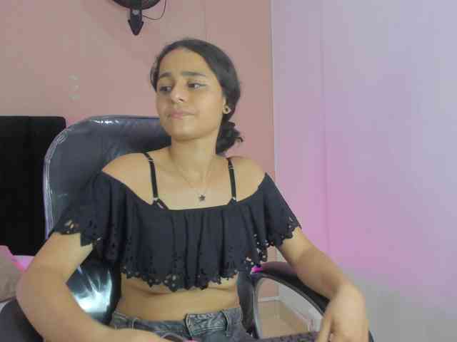 Giselle-Roldan Live Webcam on BongaCams