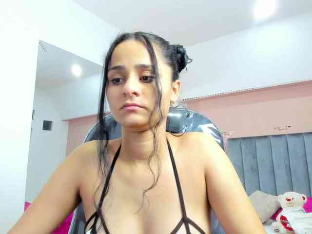 Giselle-Roldan webcam