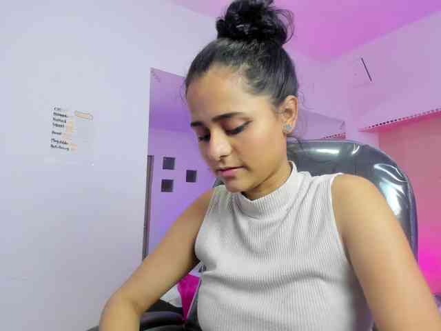 Giselle-Roldan webcam