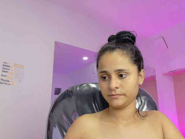 Giselle-Roldan webcam