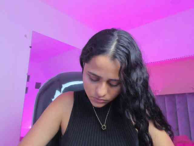 Giselle-Roldan webcam