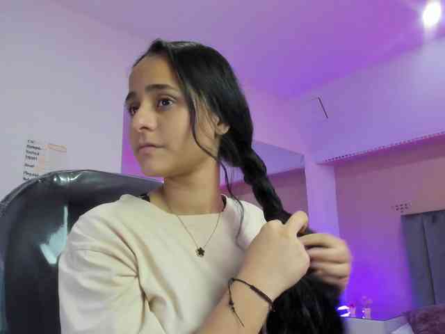 Giselle-Roldan webcam