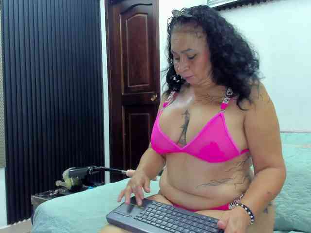 cloeerabbyt webcam