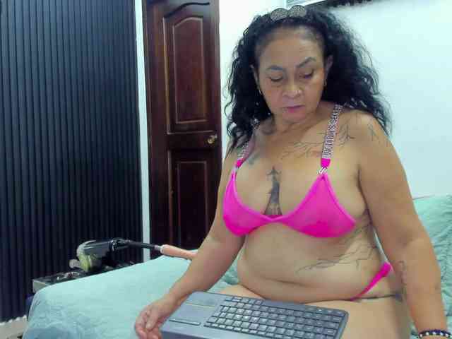 cloeerabbyt webcam