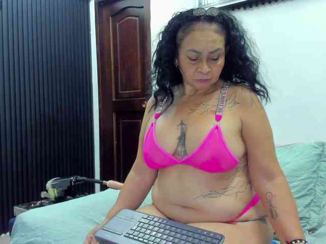 cloeerabbyt webcam