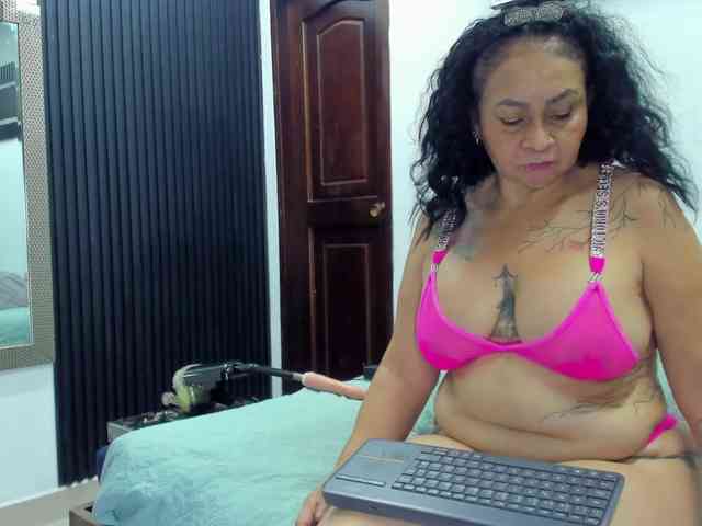 cloeerabbyt webcam