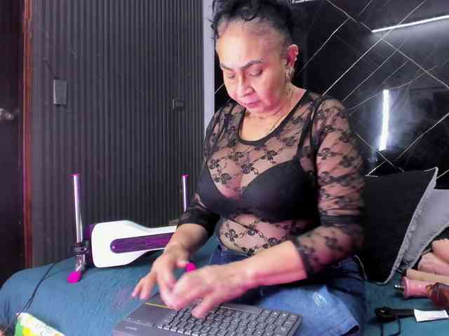 cloeerabbyt webcam