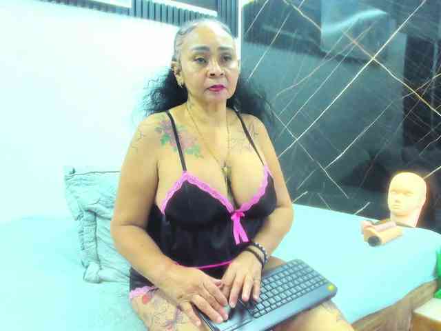 cloeerabbyt webcam