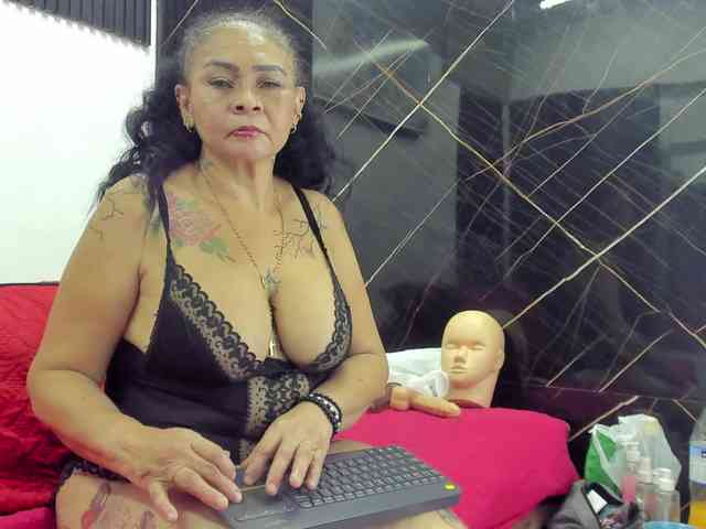 cloeerabbyt webcam