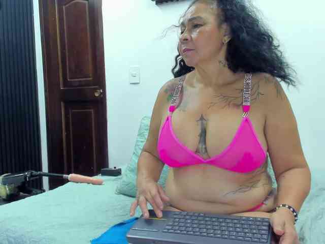 cloeerabbyt webcam
