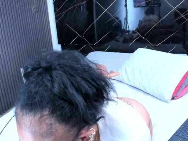 cloeerabbyt Live Webcam on BongaCams